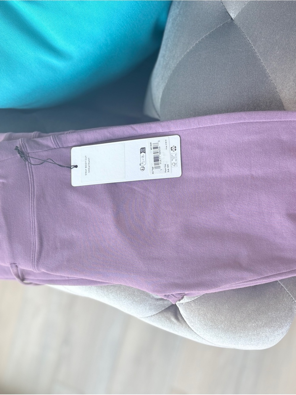 Alo Yoga Sway Bootcut Sweatpant Plum Kiss XXS NWT 💜 - Picture 7 of 8